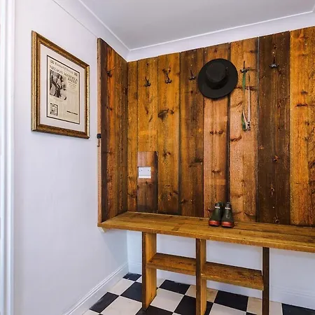 Springholm Family Retreat - Sleeps 10 *