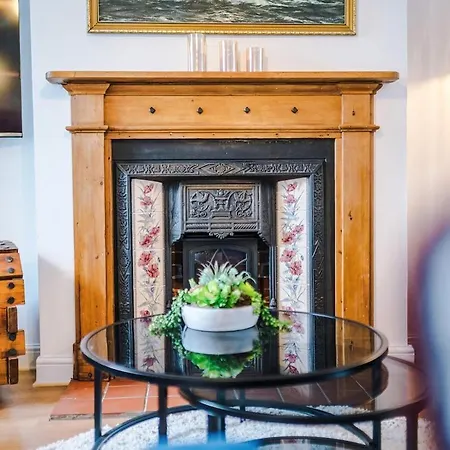 Springholm Family Retreat - Sleeps 10 *