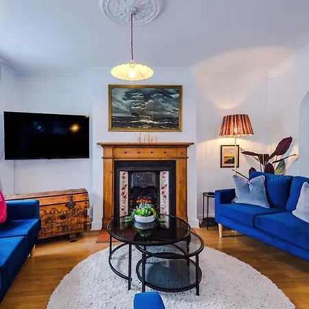 Semesterbostad Springholm Family Retreat - Sleeps 10