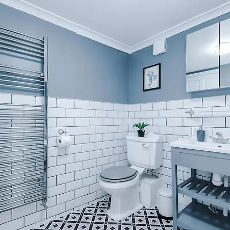 Springholm Family Retreat - Sleeps 10 *