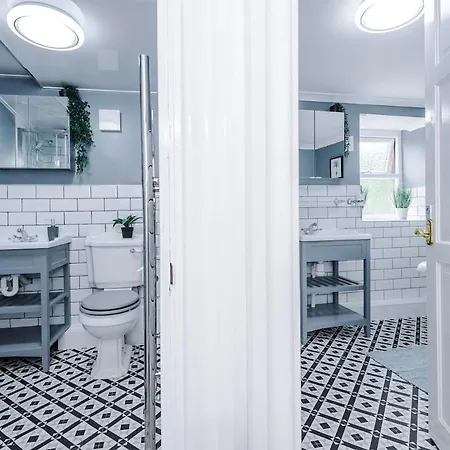 Semesterbostad Springholm Family Retreat - Sleeps 10 *