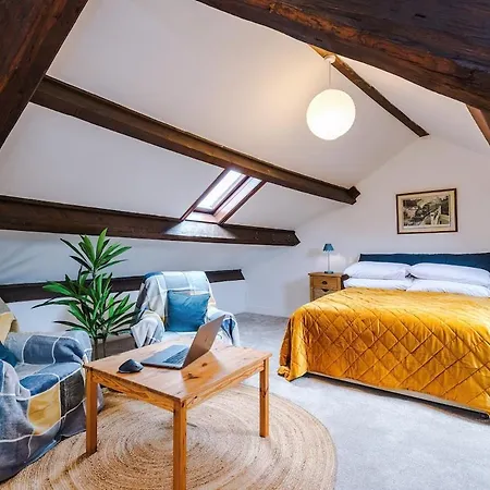 Springholm Family Retreat - Sleeps 10 *