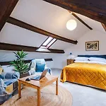 Springholm Family Retreat - Sleeps 10 *